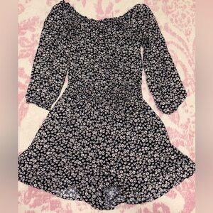 Hollister Black Daisy Floral Off-Shoulder Shorts Romper Women’s S